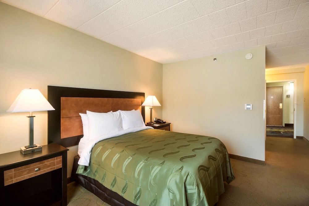 Chester Hotel & Conference Center 3
