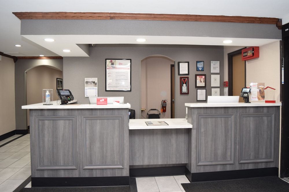 Red Roof Inn Batavia 3