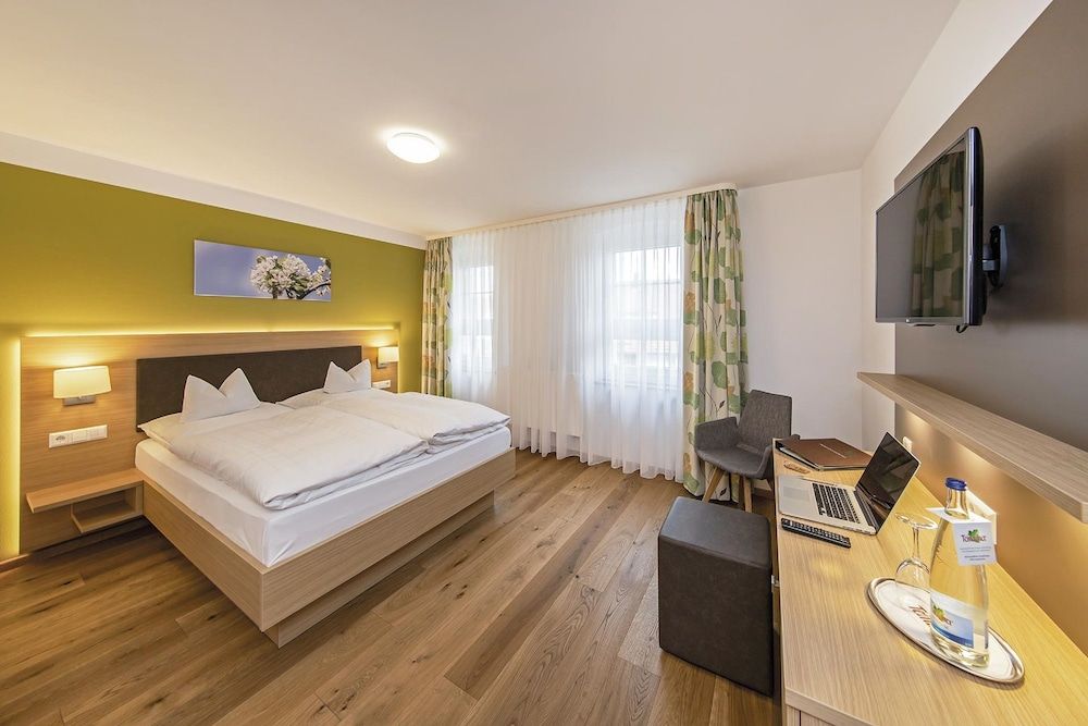 Gasthof Hotel zum Ochsen 3 estrellas en Berghülen