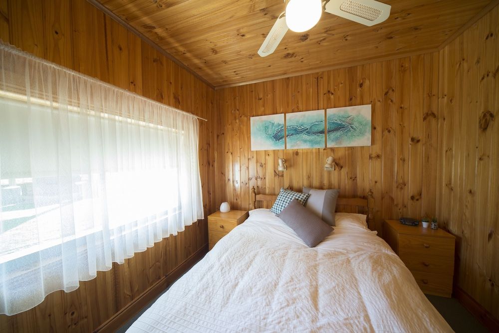 Mundic Waterfront Cottages 2
