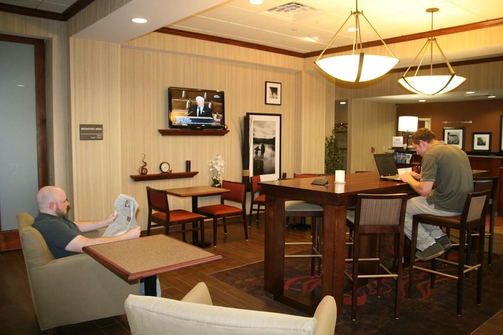 Hampton Inn Tomah 2