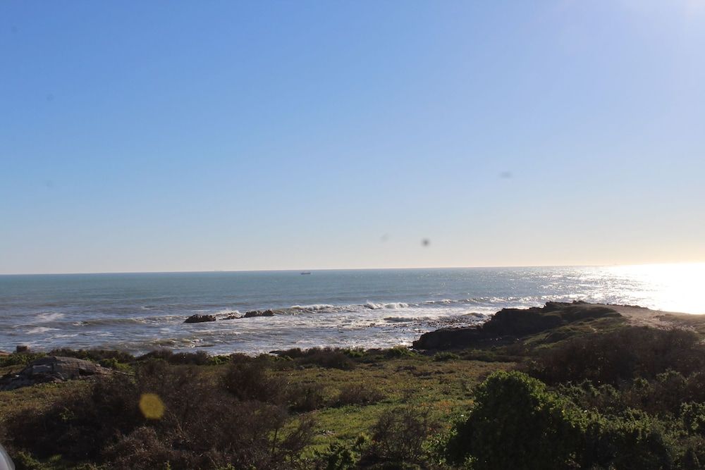 West Coast Seaside Getaway -1 estrellas en Grotto Bay