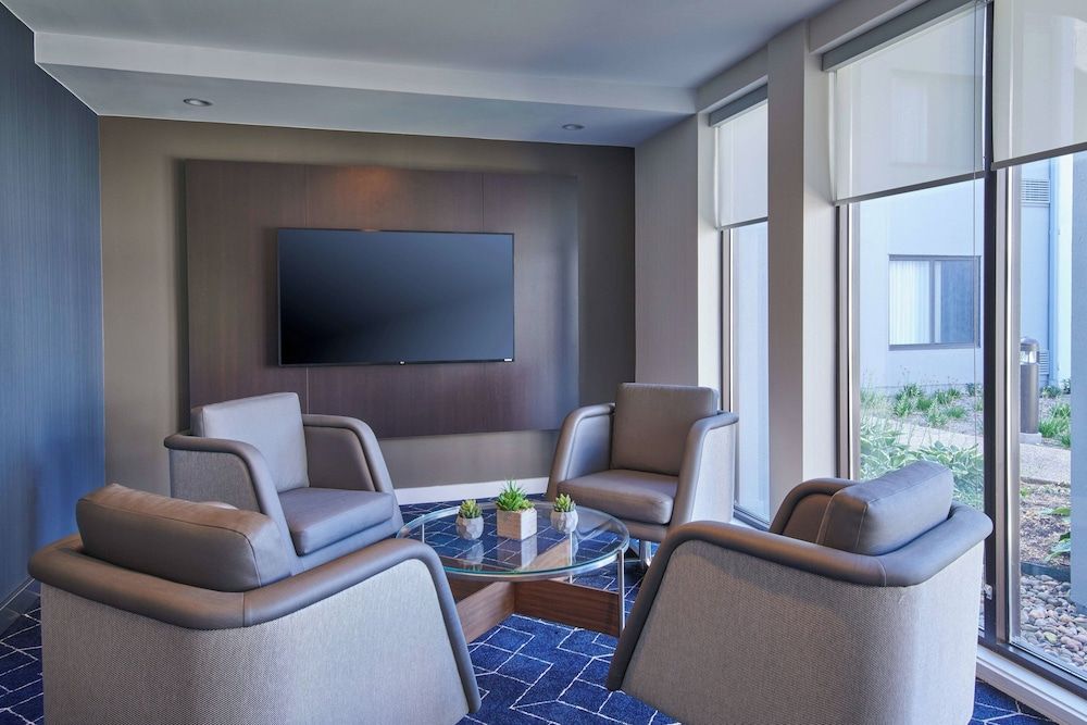 Courtyard by Marriott Chicago Highland Park/Northbrook 2