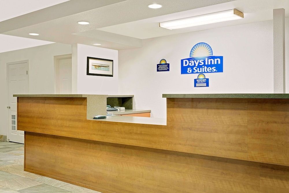 Days Inn & Suites by Wyndham Needles 3