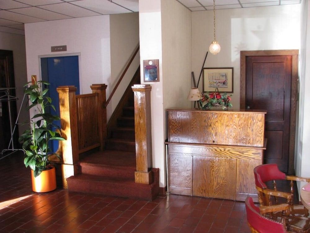 Old National Hotel 2