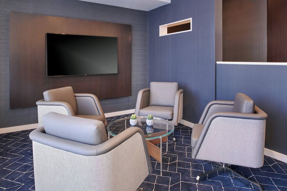 Courtyard by Marriott Chicago Lincolnshire 2
