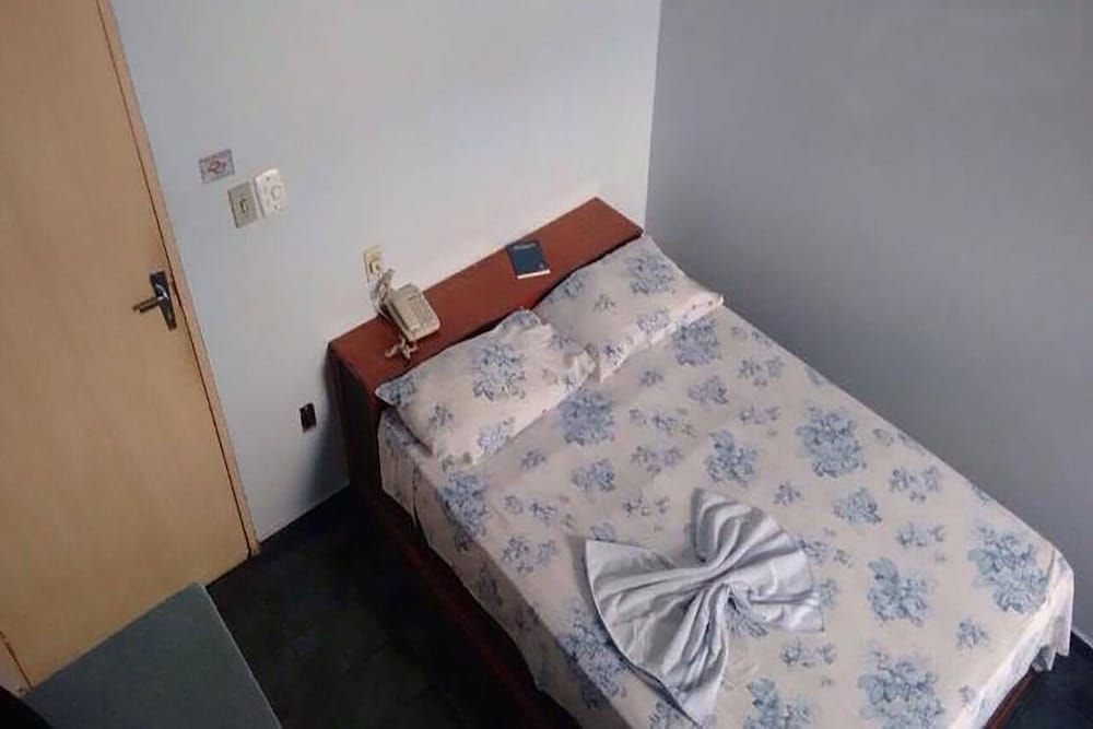 Hotel Pousa La 3