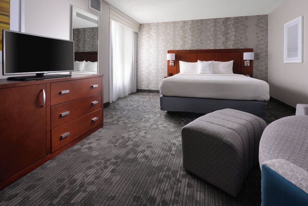 Courtyard by Marriott Houston Pearland 3