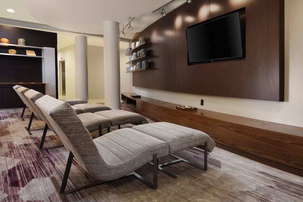 Courtyard by Marriott Houston Pearland 2