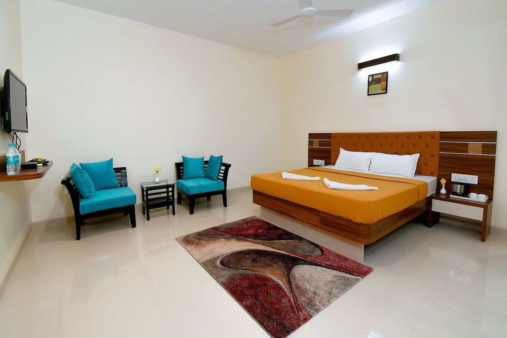 Hotel Sadhana Executive 2