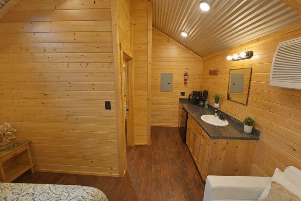 Al's Hideaway Cabin and RV Rentals LLC -1 estrellas en Pipe Creek