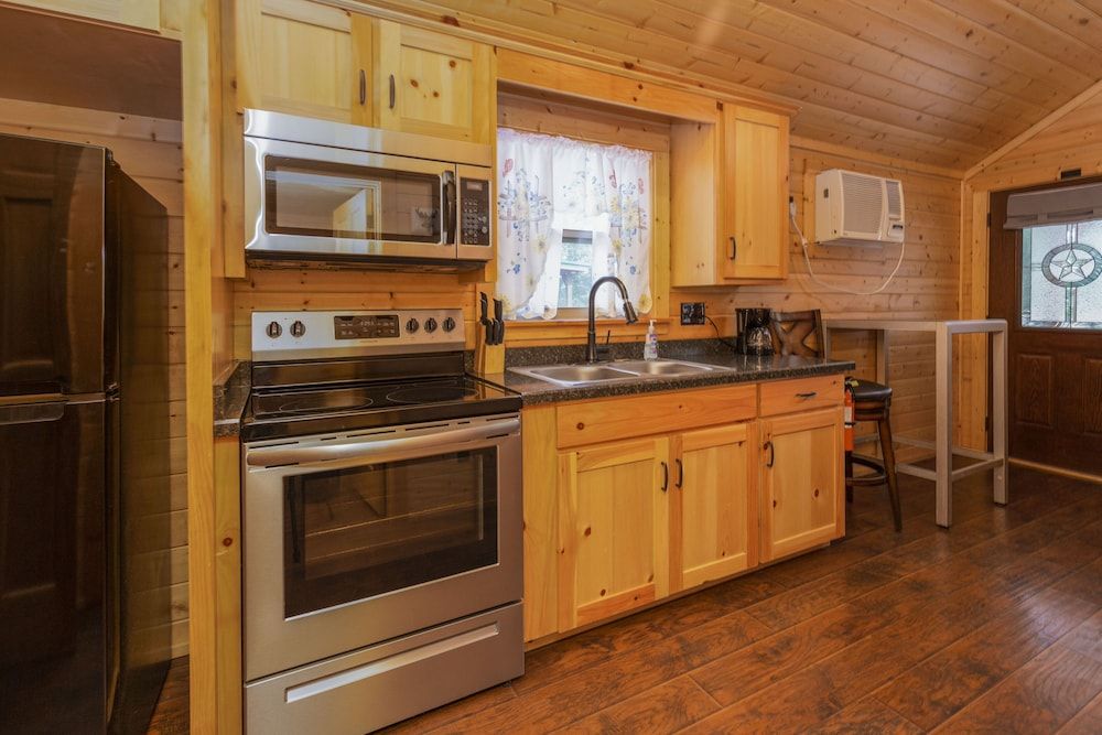 Al's Hideaway Cabin and RV Rentals LLC 3