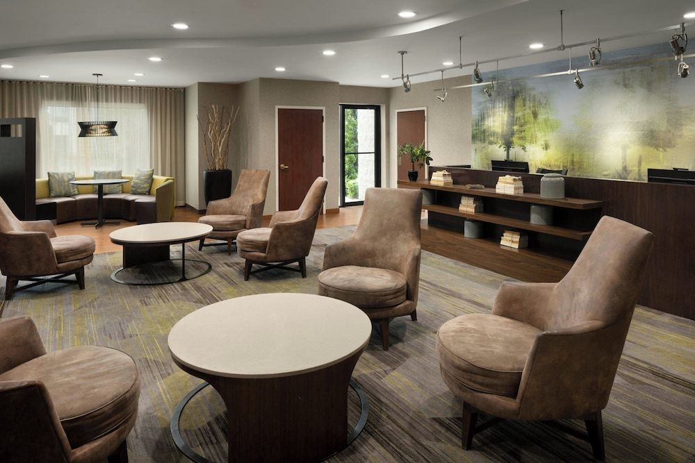 Courtyard by Marriott Long Island MacArthur Airport 3