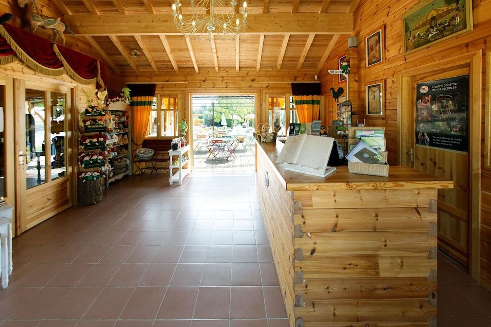 Le Village des Monédières - Slowmoov 2