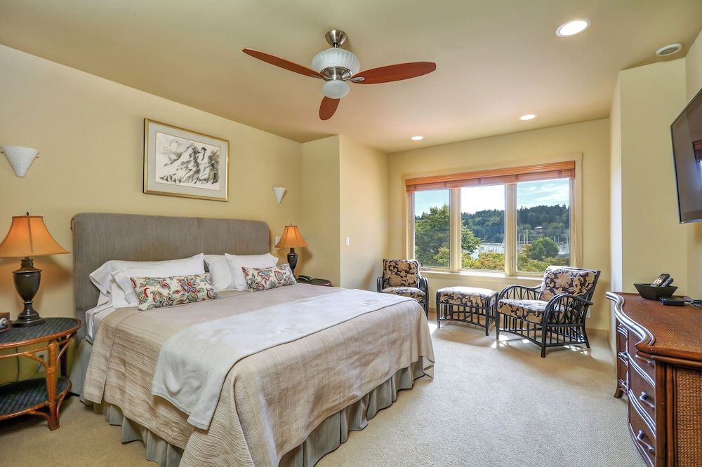 The Eagle Harbor Inn 3