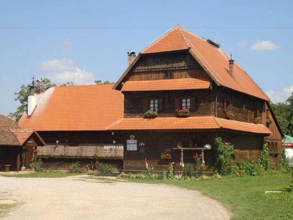 Tradicije Čigoč 3 estrellas en Čigoč