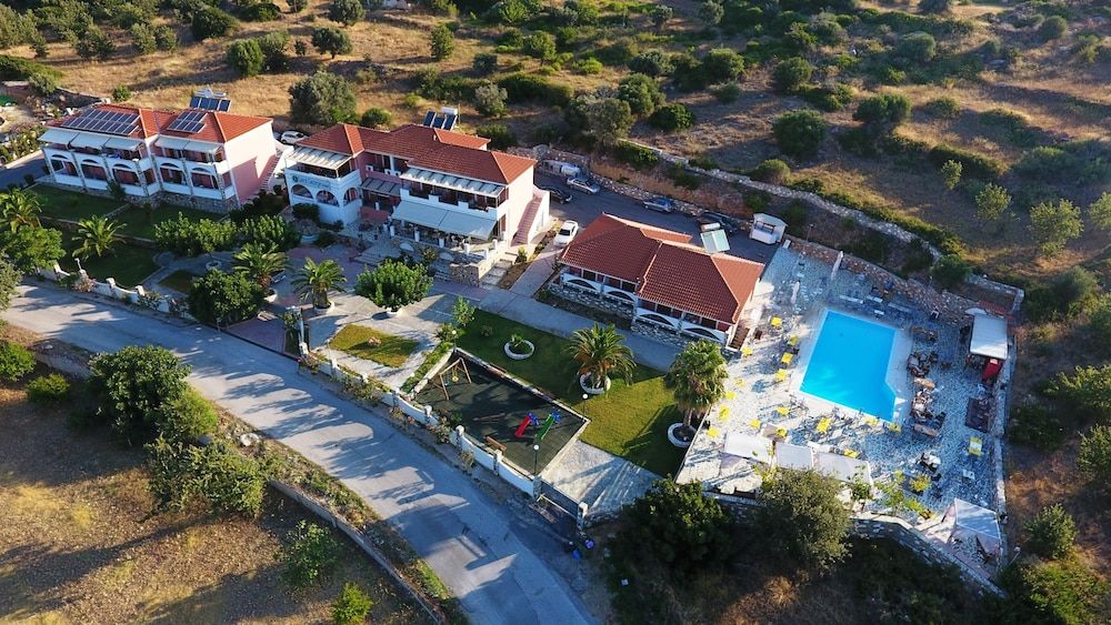 Saint George Hotel & Rooms 3 estrellas en Nea Stira