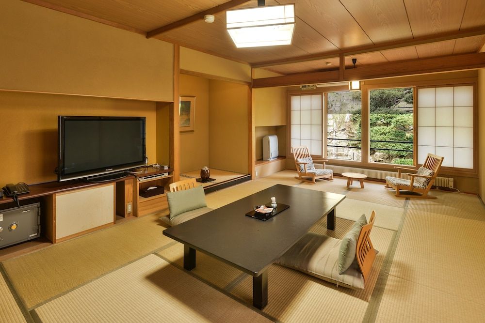Akayu Onsen Gotenmori 3