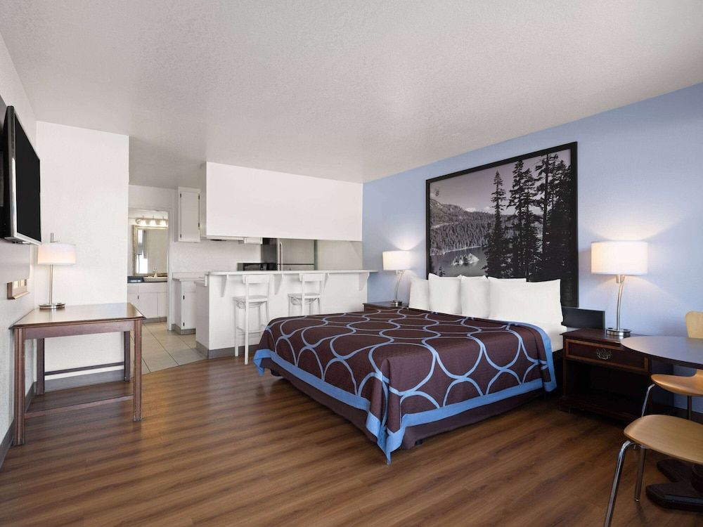 Super 8 by Wyndham Dunnigan 3