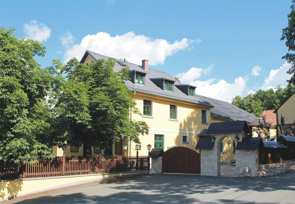 Landhotel Zum grünen Baum -1 estrellas en Taltitz