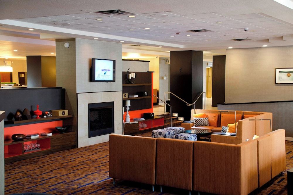 Courtyard by Marriott Waterbury Downtown 2