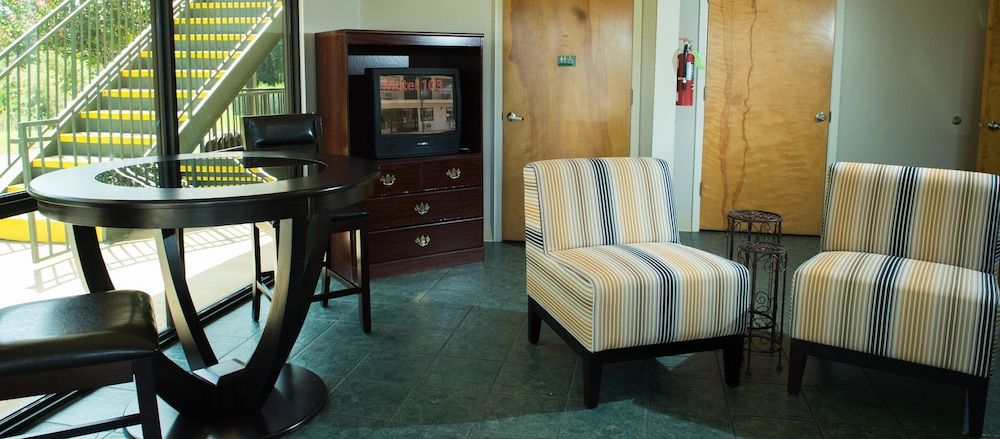 Motel 103 2