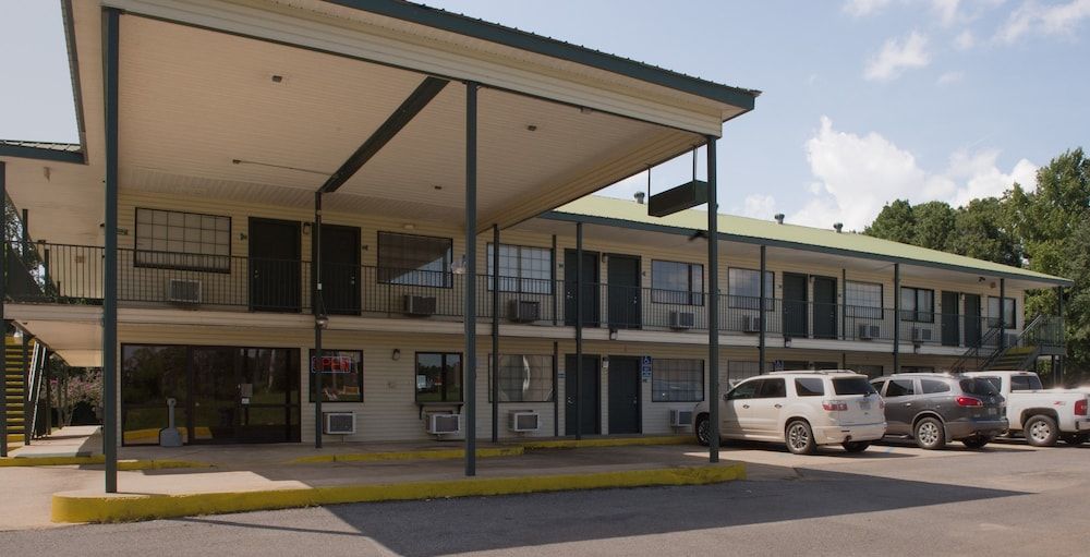 Motel 103 2 estrellas en Calhoun