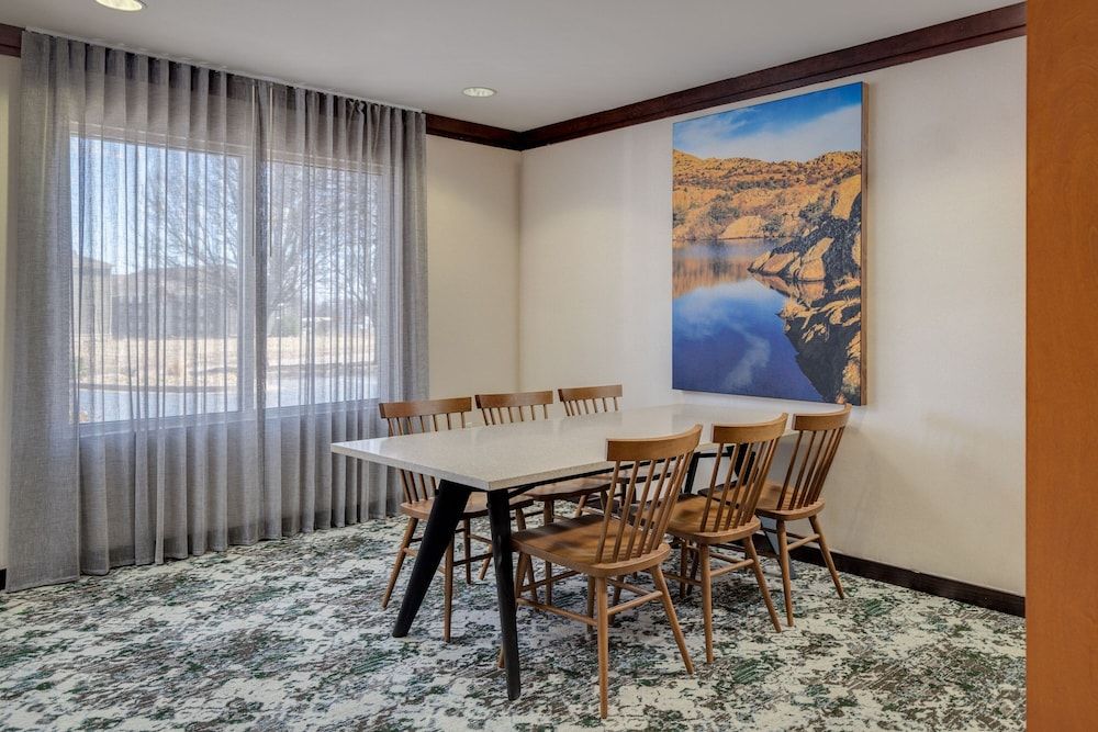 Fairfield Inn and Suites by Marriott Lawton 2