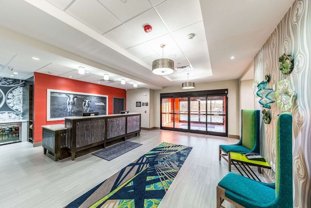 Hampton Inn & Suites Pryor 2