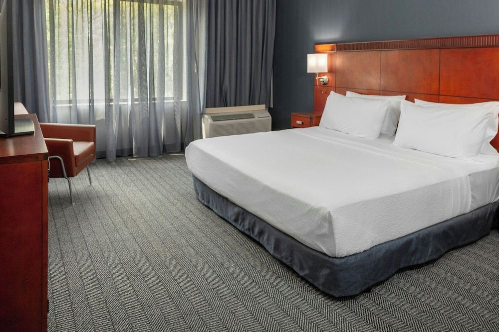 Courtyard by Marriott Pittsburgh Greensburg 3