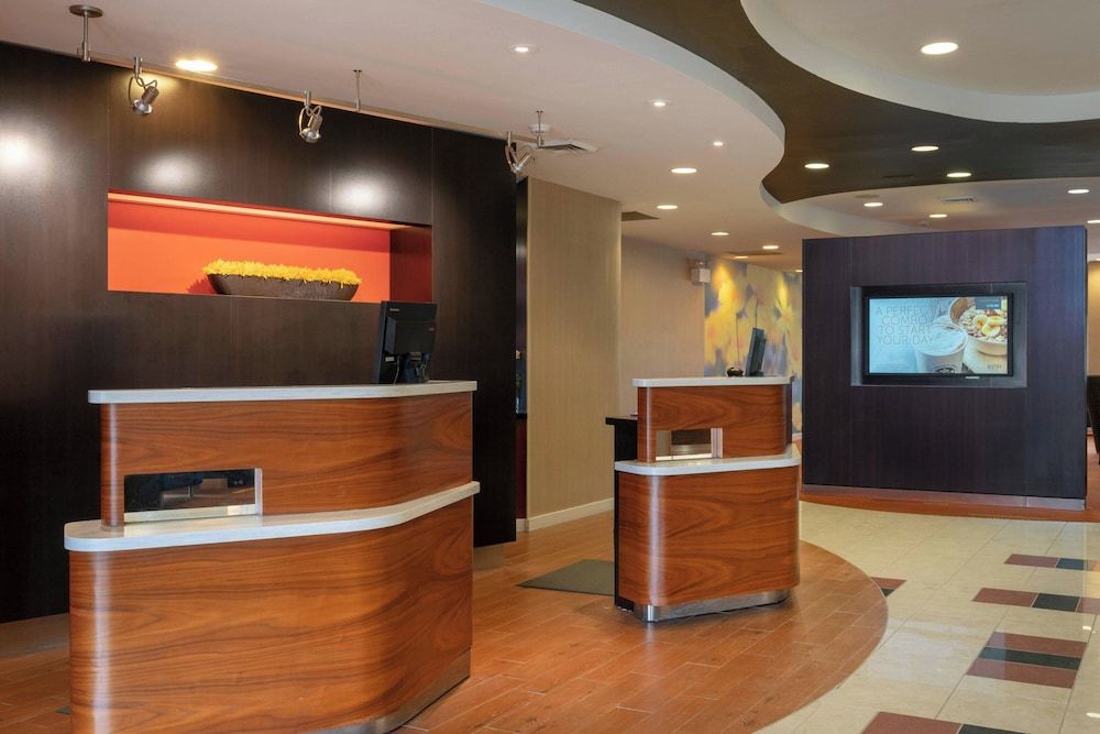 Courtyard by Marriott Salisbury 2