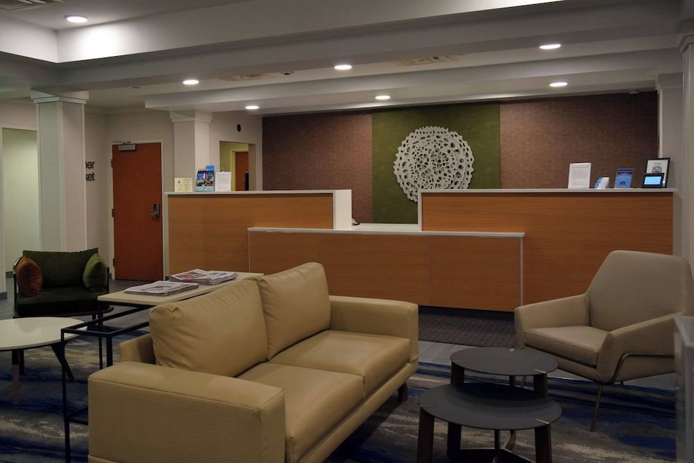 Fairfield Inn and Suites by Marriott Youngstown Austintown 2