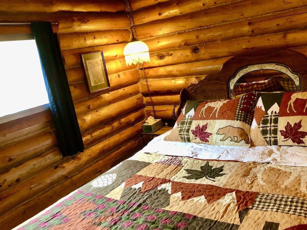 Carlo Creek Cabins 3