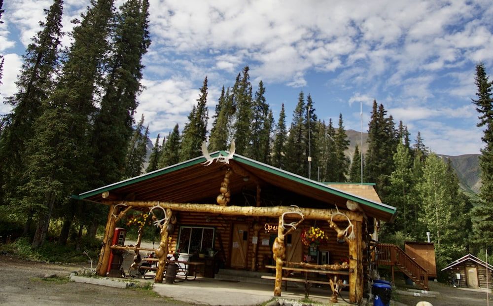 Carlo Creek Cabins 2