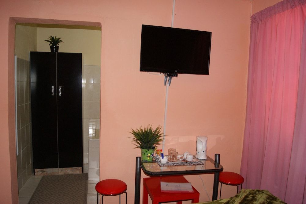 RIO GUEST HOUSE LS -1 estrellas en Tikoe