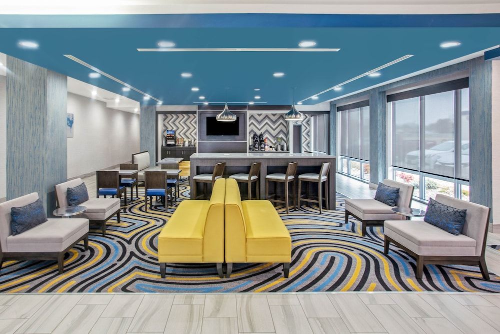 La Quinta Inn & Suites by Wyndham Ponca City 3