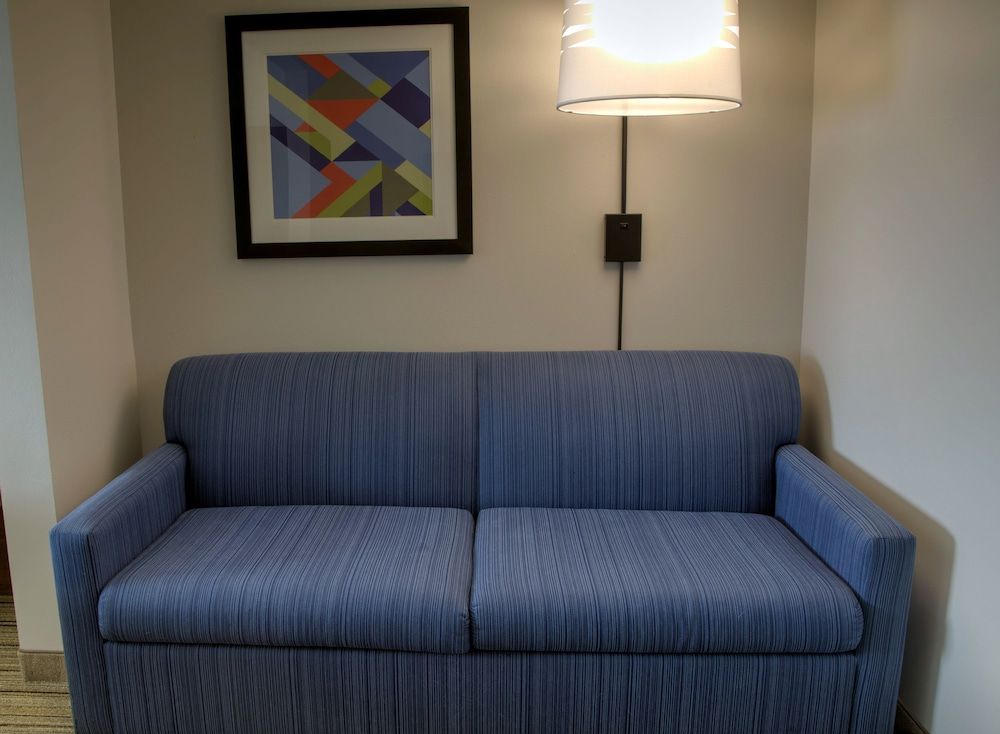 Holiday Inn Express Rochelle by IHG 3