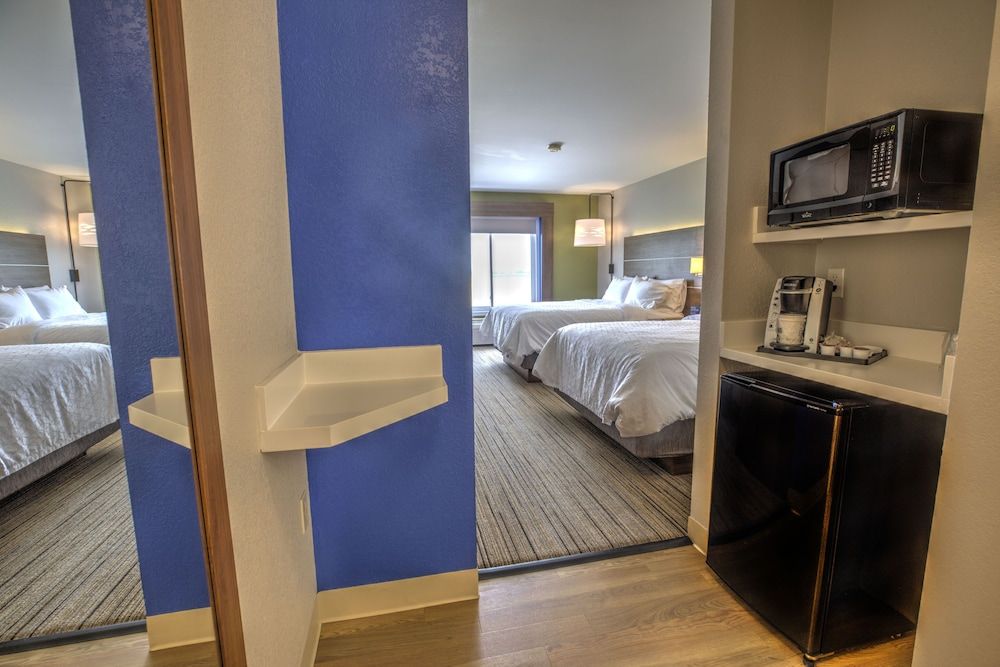 Holiday Inn Express Rochelle by IHG 2