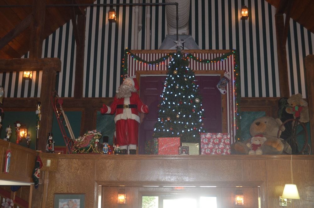 Santas Lodge and Resort 2