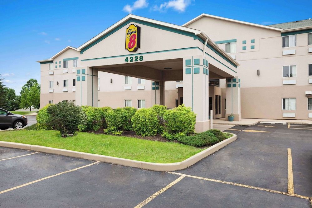 Super 8 by Wyndham Aurora/Naperville Area 2 estrellas en Aurora
