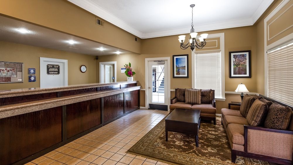 Best Western Lakewood 2