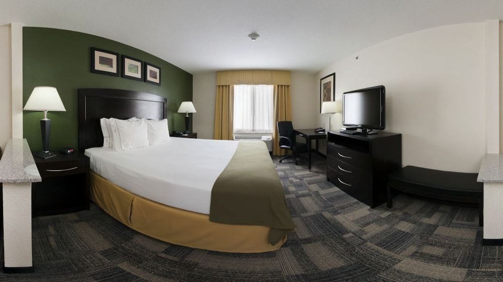 Holiday Inn Express & Suites Pekin (Peoria Area) by IHG 3