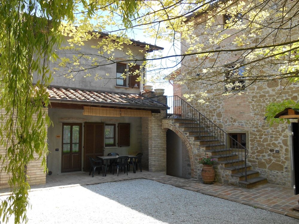 Agriturismo Podere Casenove -1 estrellas en Citerna