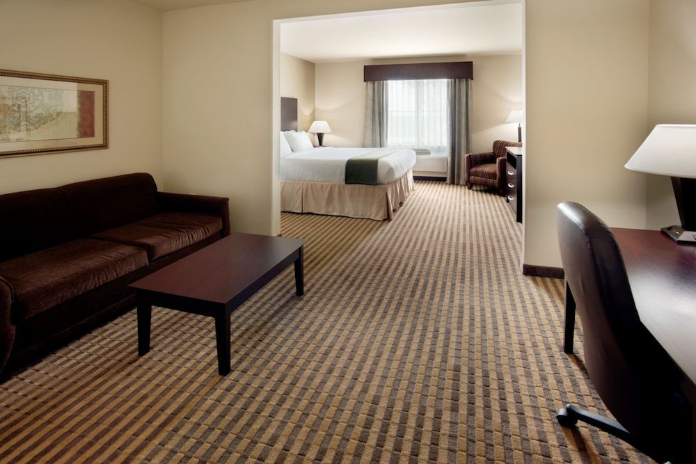 Holiday Inn Express Marble Falls by IHG 3