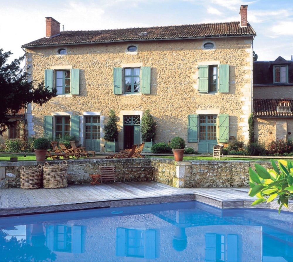 Hôtel Restaurant Les Orangeries 3 estrellas en Lussac-les-Châteaux