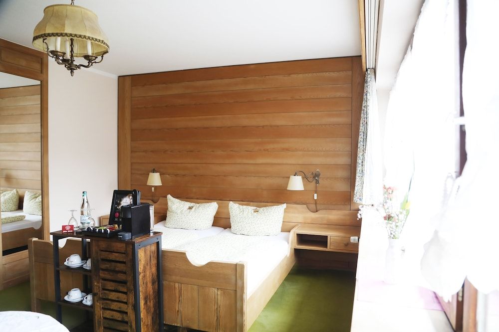 Adler Stube 2