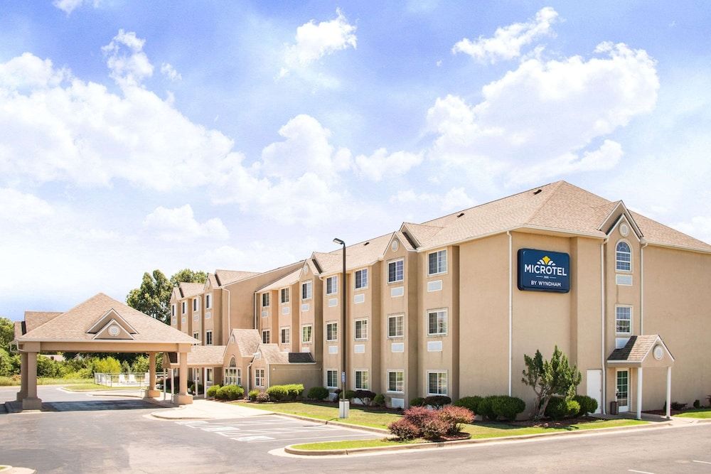 Microtel Inn & Suites by Wyndham Claremore 2 estrellas en Claremore