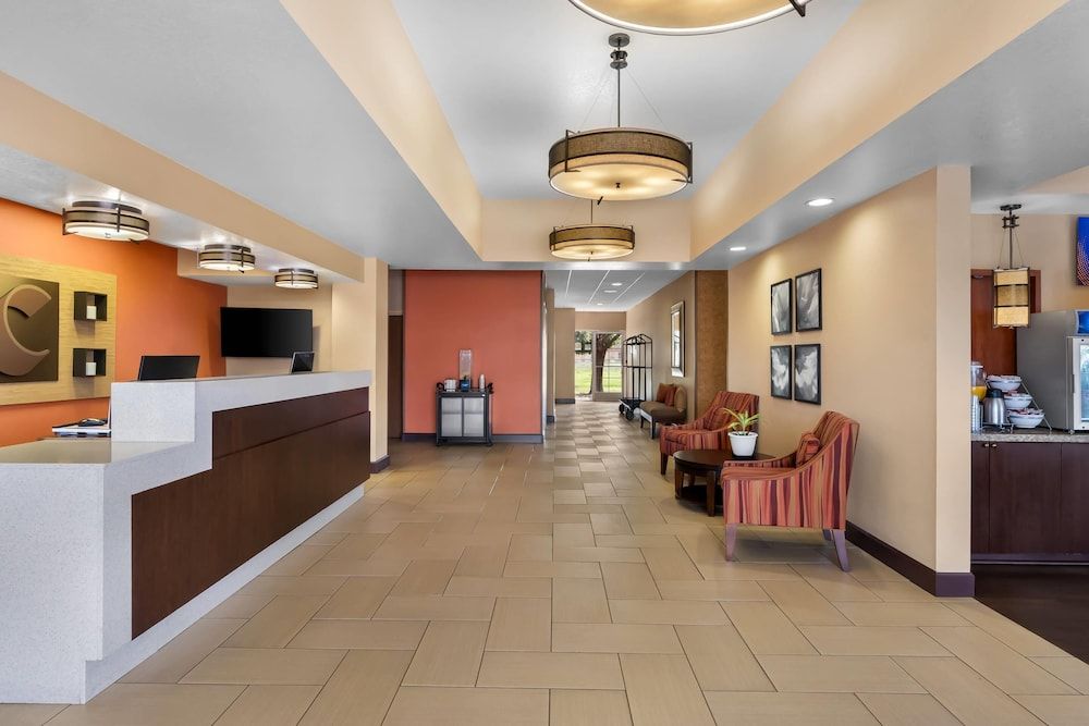Comfort Suites Clovis - Fresno 3