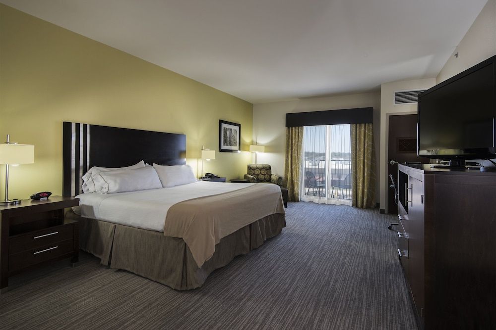 Holiday Inn Express & Suites Conway by IHG 3