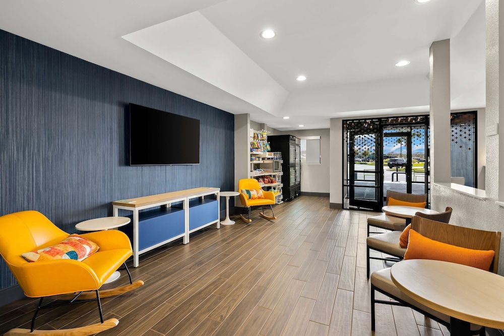 Spark by Hilton Tifton 2